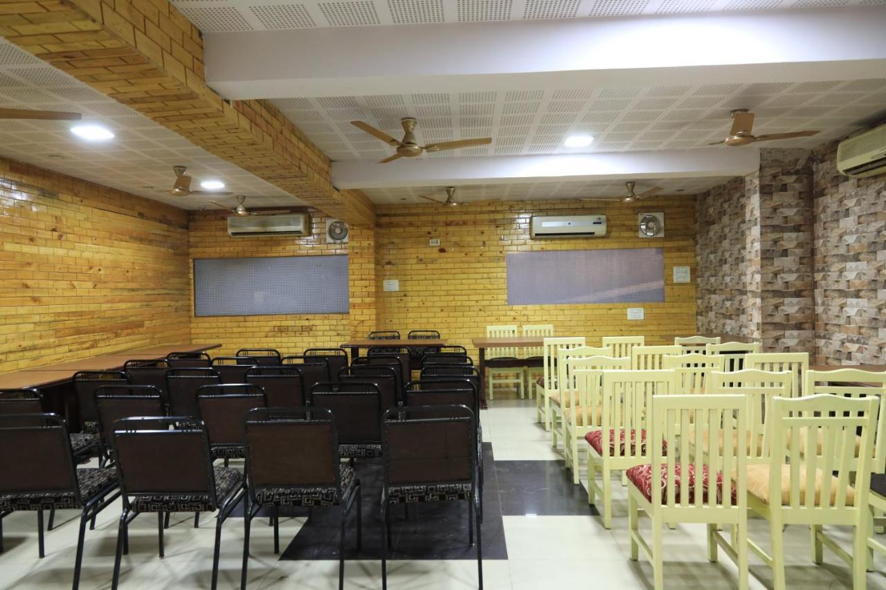 Oyo Flagship 77764 Hotel Rahul Ganeshpeth Colony Nagpur Luaran gambar